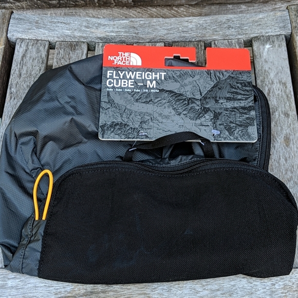 North Face Flyweight Cube Medium 